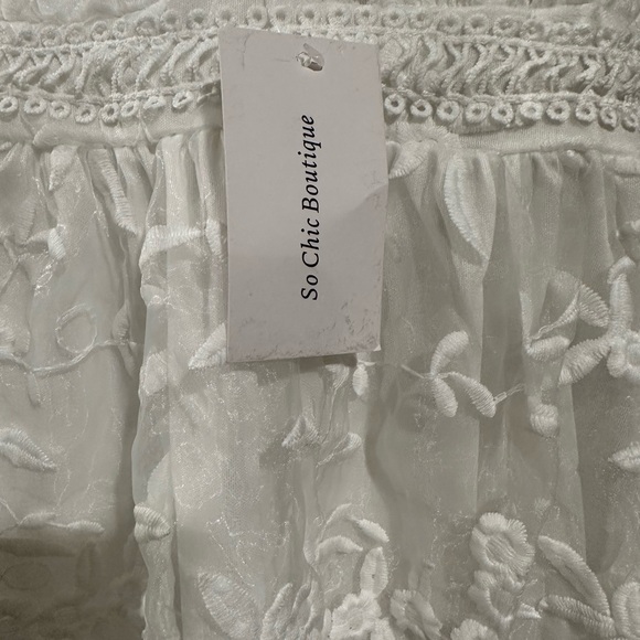 Deep v neck lace dress - Picture 3 of 4